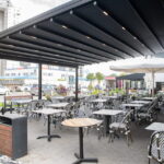 פרגולה חשמלית לבית קפה